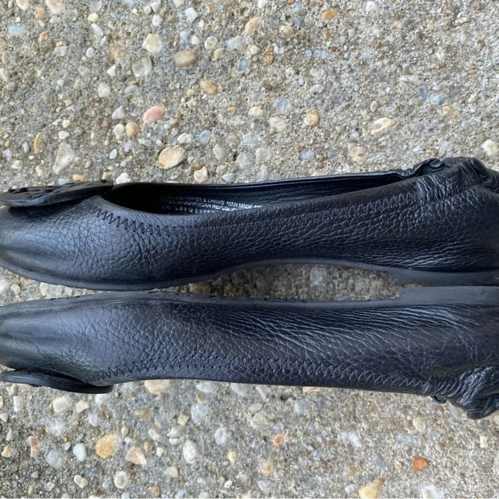 Tory Burch Minnie Ballet Flats 6.5 Black Pebbled Leather Logo